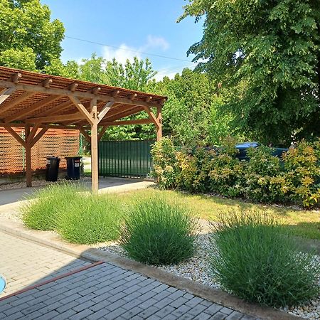 Vila Oliva 8 Fos Balatoni Nyaralo Balatonakarattya Exteriér fotografie